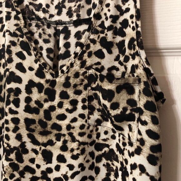 Blouse Size Small Sleeveless Cheetah Print - Picture 3 of 6
